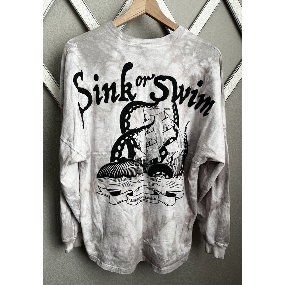 Disney Spirit Jersey Shirt sz M Pirates of the Caribbean Beware The Kraken